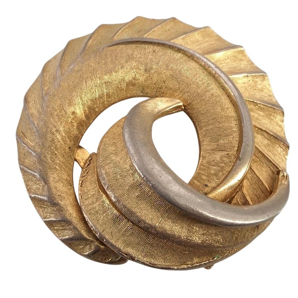 Vintage Coro Two Tone Swirl Brooch Mid Century Modern Ribbed‎ Spiral Pin Signed